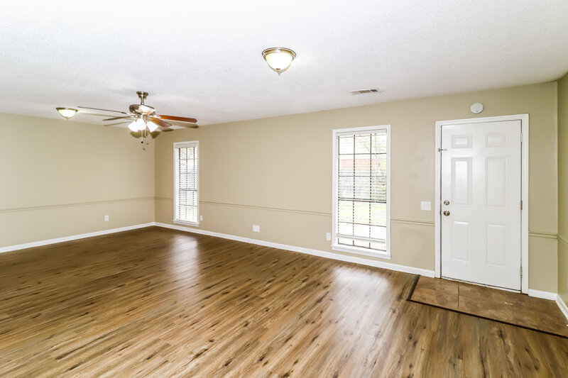 1,800/Mo, 4784 Ross Rd Memphis, TN 38141 Living Room View