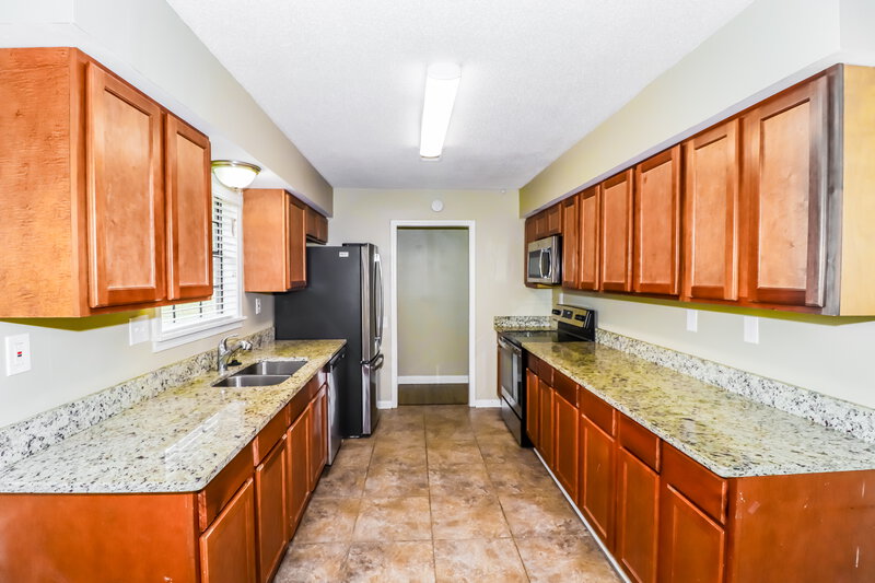 1,800/Mo, 4784 Ross Rd Memphis, TN 38141 Kitchen View