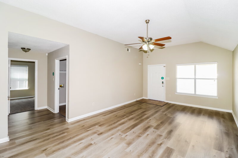 1,660/Mo, 5941 Wagon Hill Rd W Millington, TN 38053 Living Room View 2