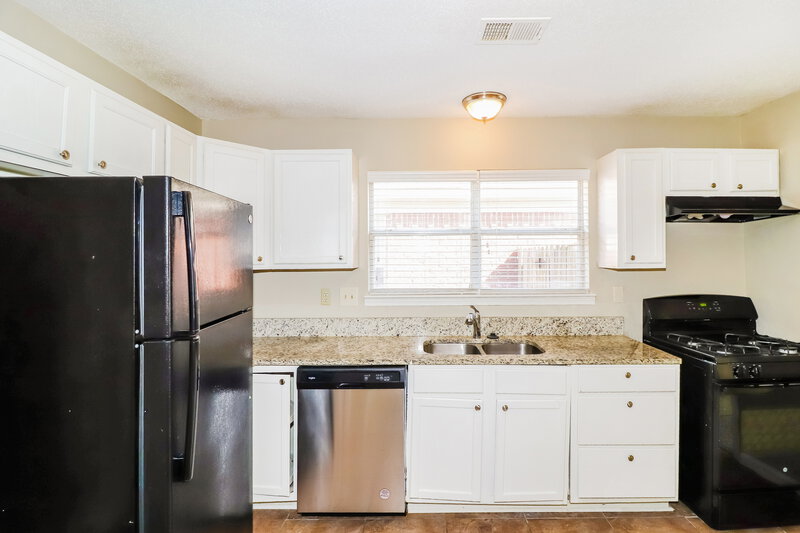 1,660/Mo, 5941 Wagon Hill Rd W Millington, TN 38053 Kitchen View