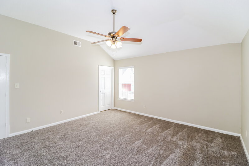 1,660/Mo, 5941 Wagon Hill Rd W Millington, TN 38053 Main Bedroom View 2