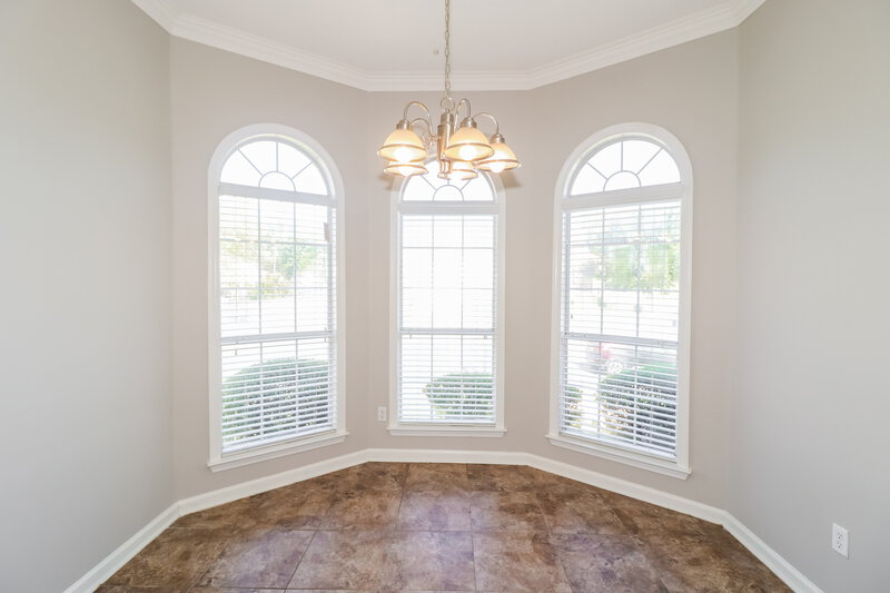 2,340/Mo, 4011 Chesapeake Way Memphis, TN 38125 Dining Room View