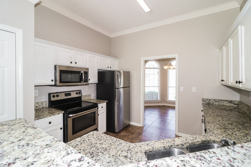 2,340/Mo, 4011 Chesapeake Way Memphis, TN 38125 Kitchen View 2