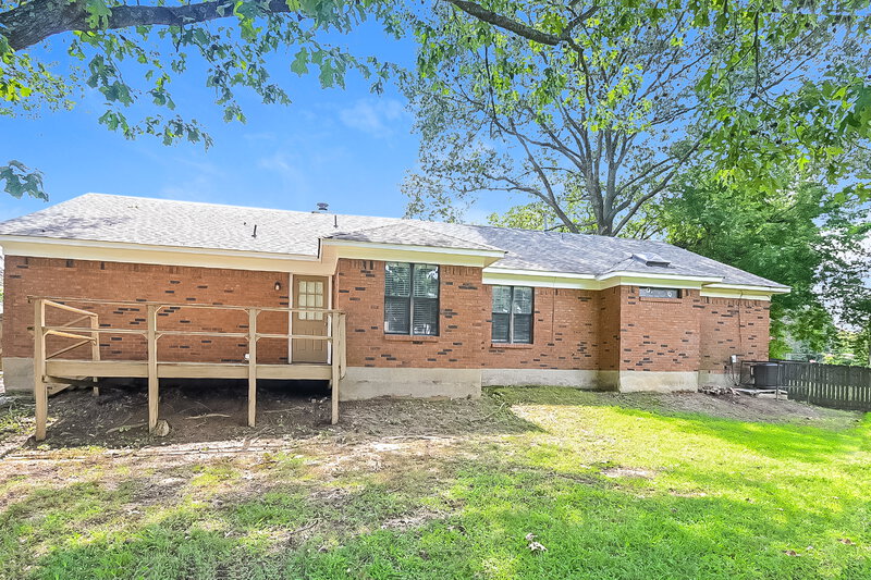1,610/Mo, 6594 Pine Top Circle N Memphis, TN 38141 Rear View