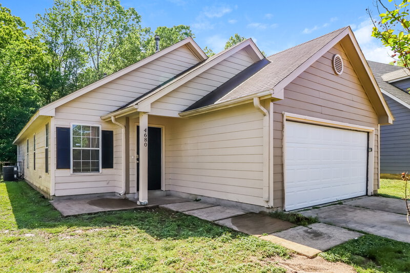 1,800/Mo, 4680 Waterfront Oak Dr Memphis, TN 38128 Front View