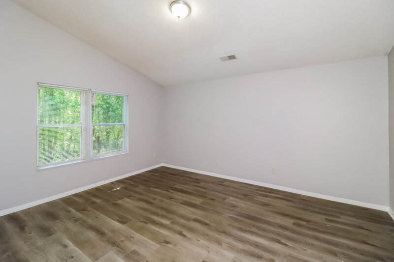 1,800/Mo, 4680 Waterfront Oak Dr Memphis, TN 38128 Main Bedroom View 2