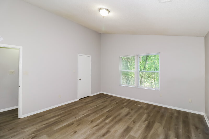 1,800/Mo, 4680 Waterfront Oak Dr Memphis, TN 38128 Main Bedroom View 3