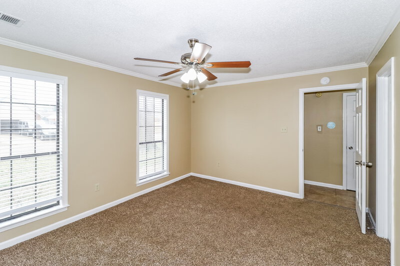 1,635/Mo, 2691 Country Lawn Cove Memphis, TN 38133 Main Bedroom View
