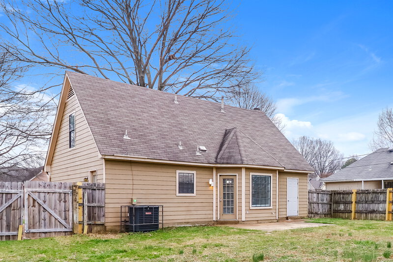 1,635/Mo, 2691 Country Lawn Cove Memphis, TN 38133 Rear View 2