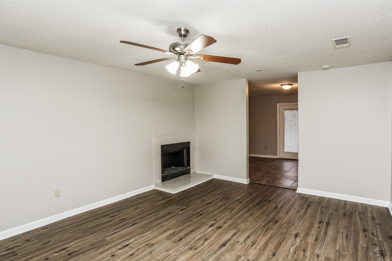 1,785/Mo, 8828 Chimneyrock Blvd Cordova, TN 38016 Living Room View