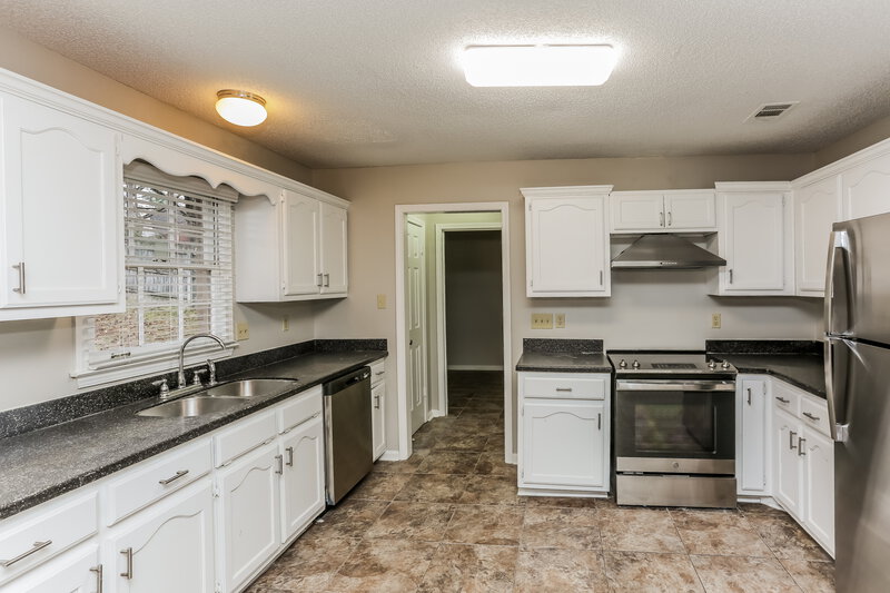 1,785/Mo, 8828 Chimneyrock Blvd Cordova, TN 38016 Kitchen View