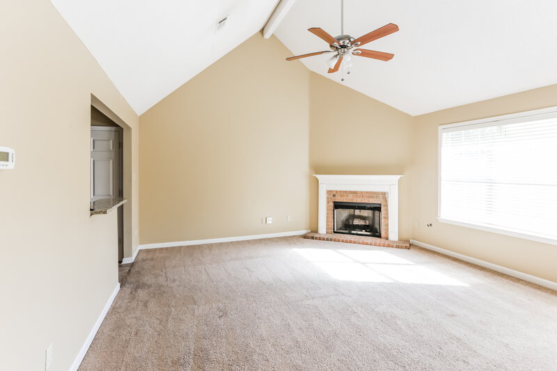 1,980/Mo, 6281 Lake View Cove Bartlett, TN 38135 Living Room View 2