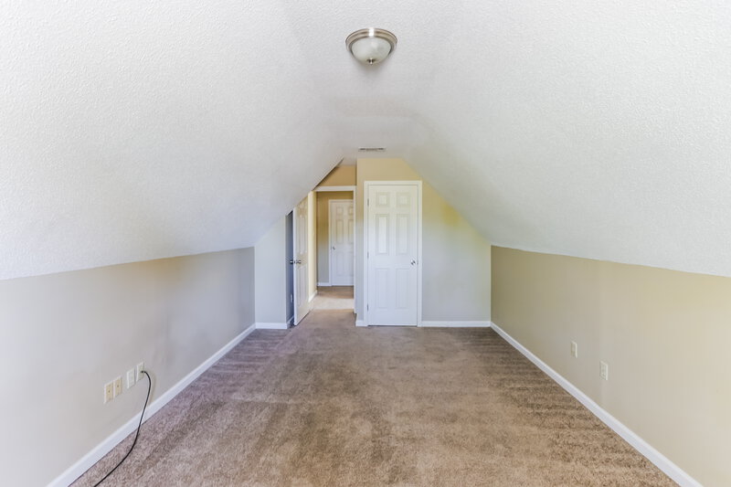 1,980/Mo, 6281 Lake View Cove Bartlett, TN 38135 Bonus Room View 2