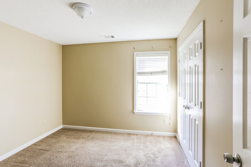 1,980/Mo, 6281 Lake View Cove Bartlett, TN 38135 Bedroom View 2