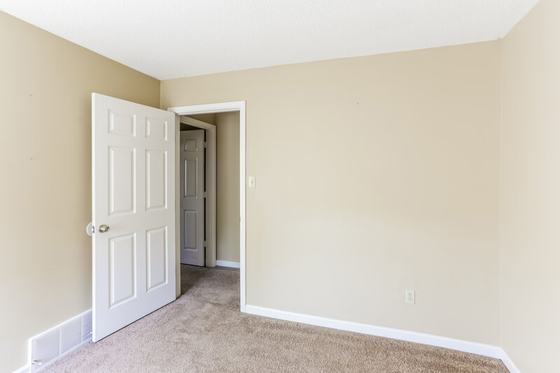 1,980/Mo, 6281 Lake View Cove Bartlett, TN 38135 Bedroom View 3