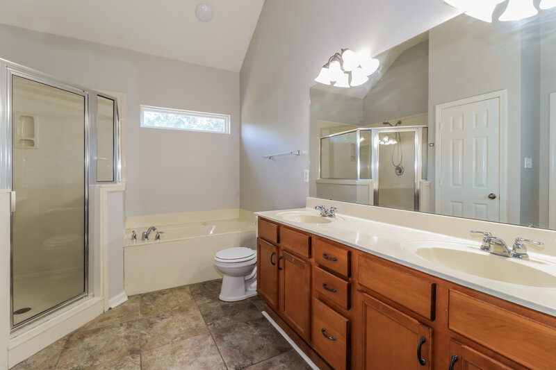 2,540/Mo, 9259 Windy Meadow Ln Cordova, TN 38016 Main Bathroom View