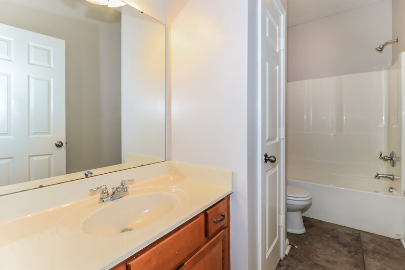 2,540/Mo, 9259 Windy Meadow Ln Cordova, TN 38016 Bathroom View