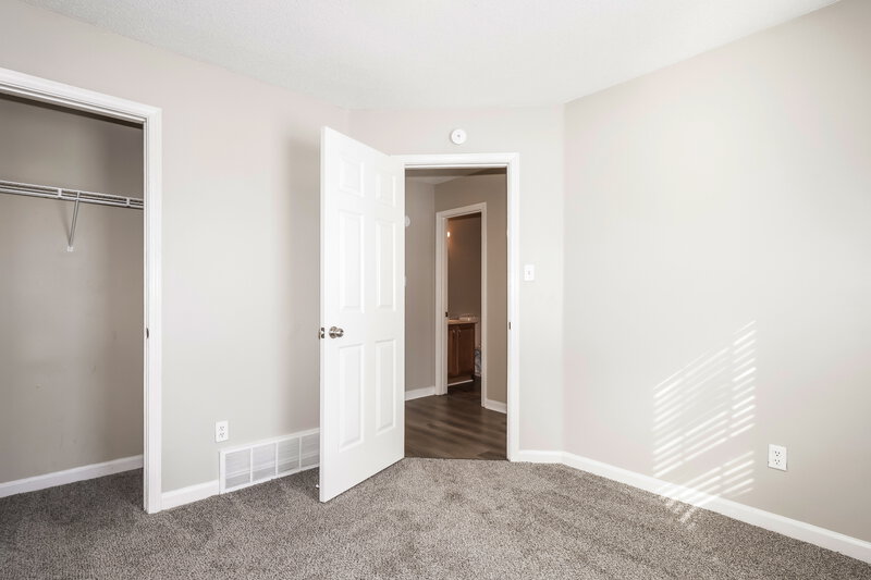 1,505/Mo, 5596 Walden Valley Cv Memphis, TN 38135 Bedroom View 2