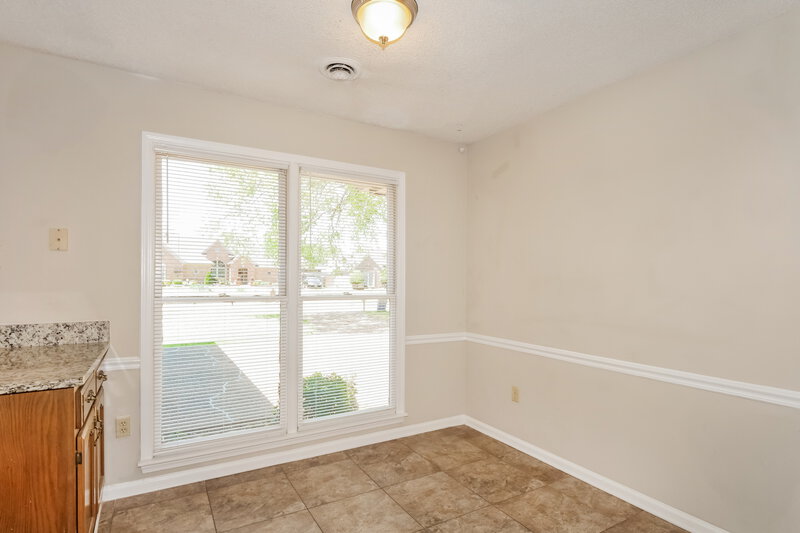 2,020/Mo, 4264 W Thunderstone Circle Memphis, TN 38125 Breakfast Nook View