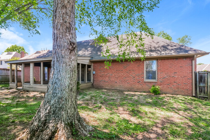 2,020/Mo, 4264 W Thunderstone Circle Memphis, TN 38125 Rear View