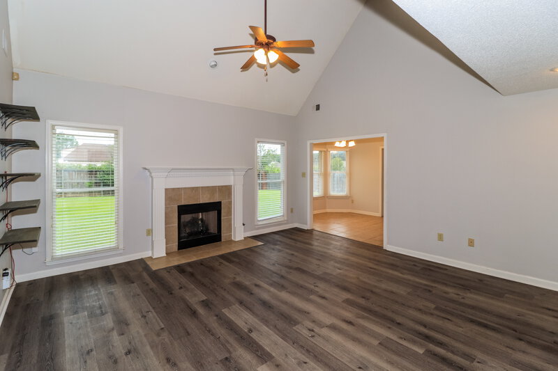 2,710/Mo, 5053 Winberry St Arlington, TN 38002 Living Room View