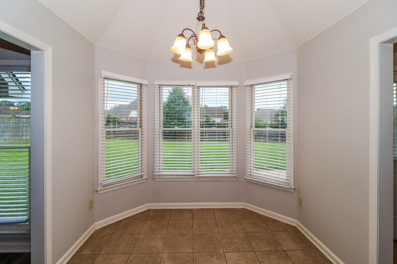 2,710/Mo, 5053 Winberry St Arlington, TN 38002 Breakfast Nook View