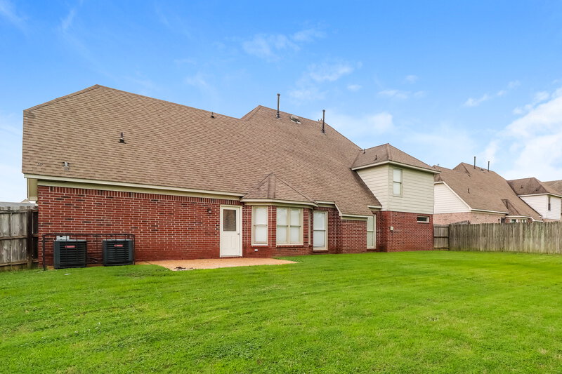 2,710/Mo, 5053 Winberry St Arlington, TN 38002 Rear View 2