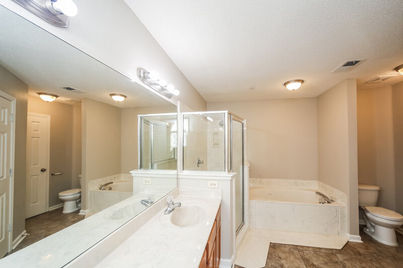 1,785/Mo, 6954 Naples Dr Cordova, TN 38018 Main Bathroom View
