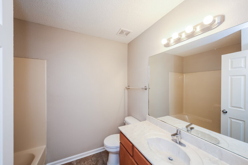 1,785/Mo, 6954 Naples Dr Cordova, TN 38018 Bathroom View