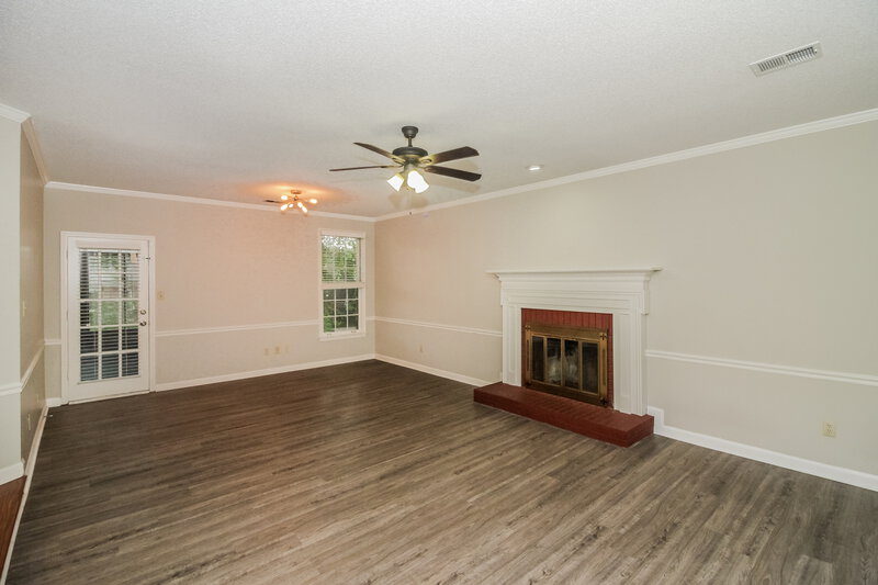 2,050/Mo, 405 Locust Grove Dr Cordova, TN 38018 Living Room View 2