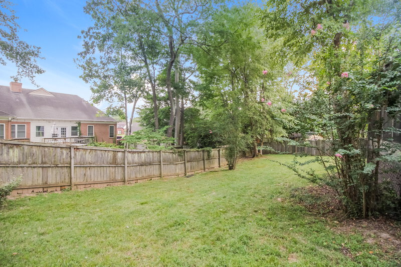 2,050/Mo, 405 Locust Grove Dr Cordova, TN 38018 Backyard View