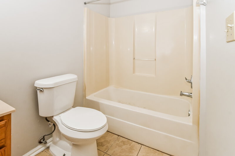 1,965/Mo, 971 Lorena Cove Cordova, TN 38018 Bathroom View