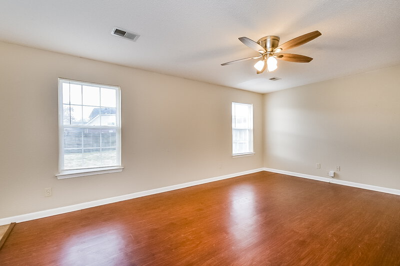 1,510/Mo, 7799 Fallstone Rd Memphis, TN 38125 Living Room View