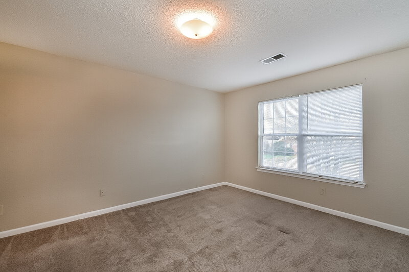 1,510/Mo, 7799 Fallstone Rd Memphis, TN 38125 Main Bedroom View