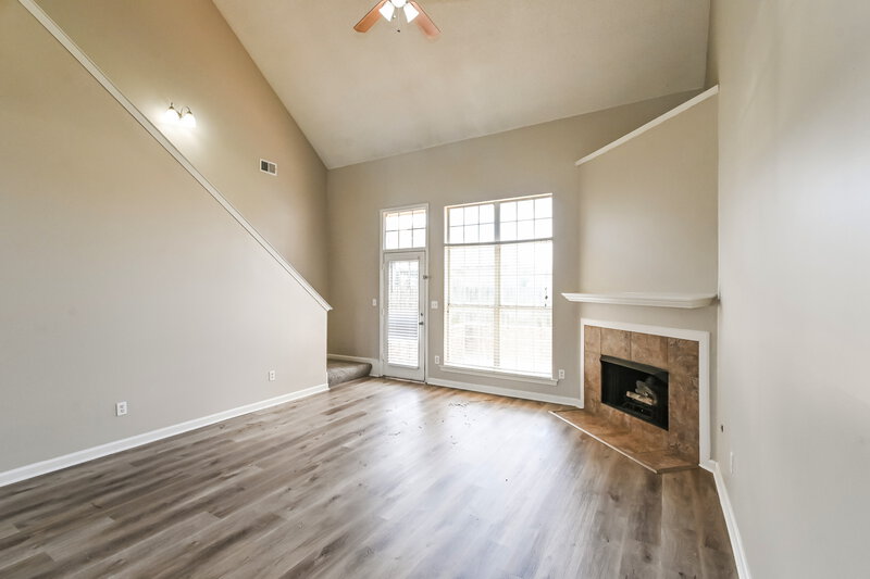 3,115/Mo, 4815 Half Moon Cove Memphis, TN 38125 Living Room View 2