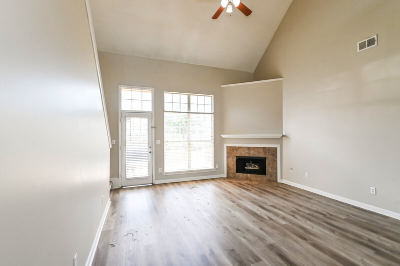 3,115/Mo, 4815 Half Moon Cove Memphis, TN 38125 Living Room View 3