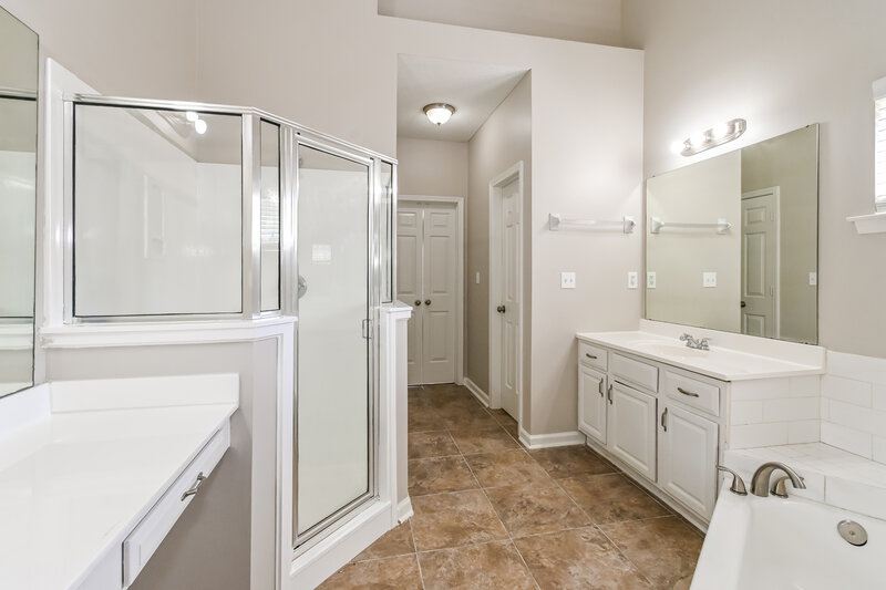 3,115/Mo, 4815 Half Moon Cove Memphis, TN 38125 Main Bathroom View