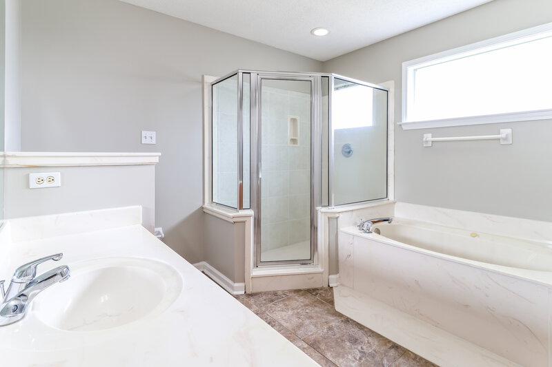 1,765/Mo, 1188 Lemasa Dr Cordova, TN 38018 Main Bathroom View
