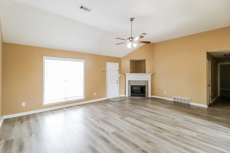 2,530/Mo, 1489 McAllen Cove Cordova, TN 38016 Living Room View