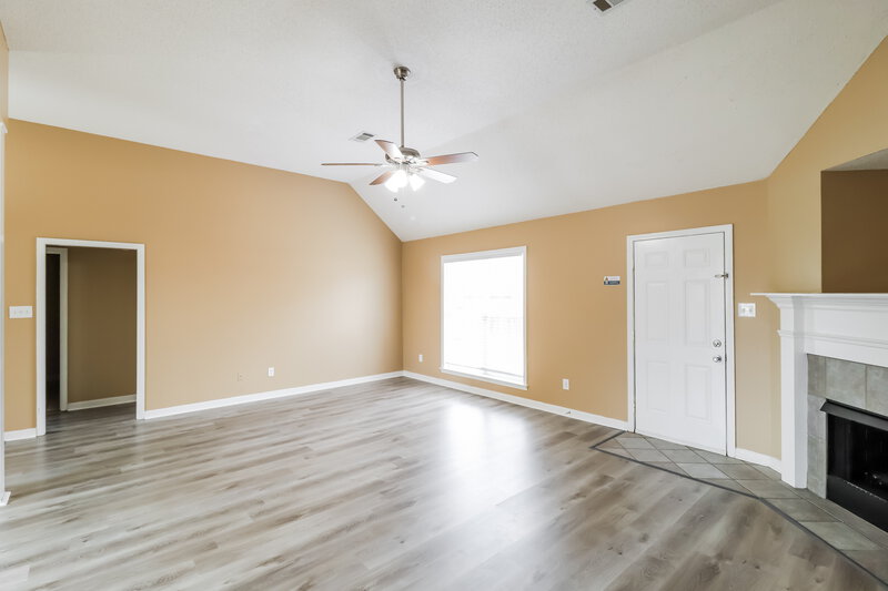 2,530/Mo, 1489 McAllen Cove Cordova, TN 38016 Living Room View 2