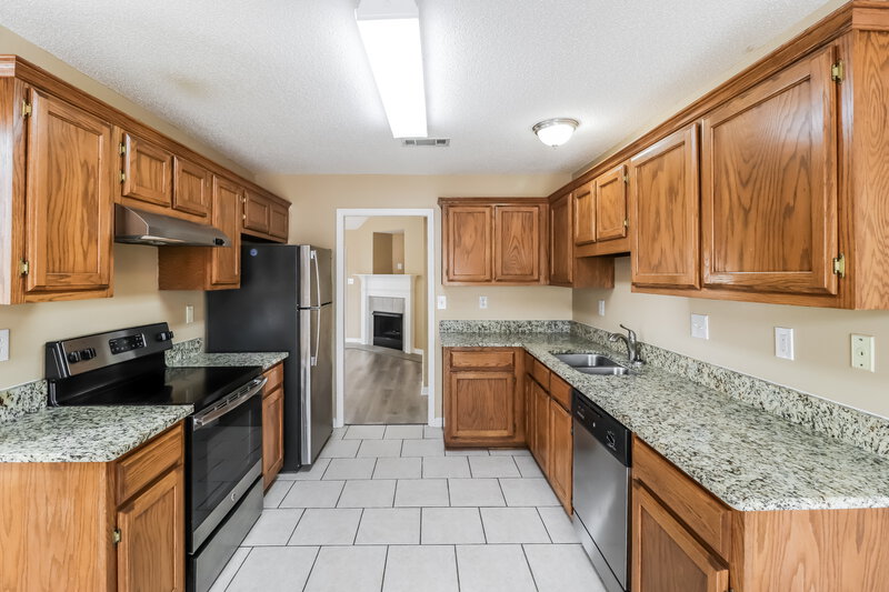 2,530/Mo, 1489 McAllen Cove Cordova, TN 38016 Kitchen View