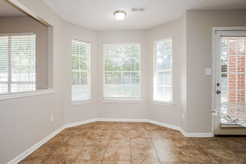 2,440/Mo, 5540 Mary Ln Arlington, TN 38002 Breakfast Nook View