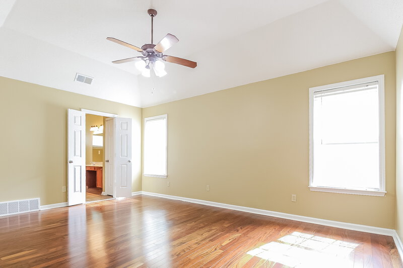 2,305/Mo, 10156 Lynham Dr Cordova, TN 38016 Main Bedroom View