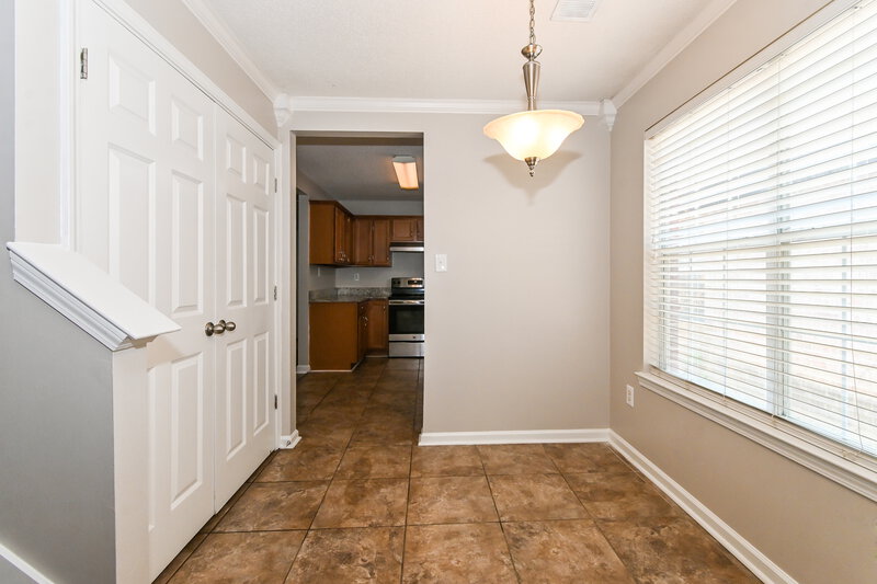1,755/Mo, 7173 Charlton Way Cordova, TN 38018 Dining Room View 2