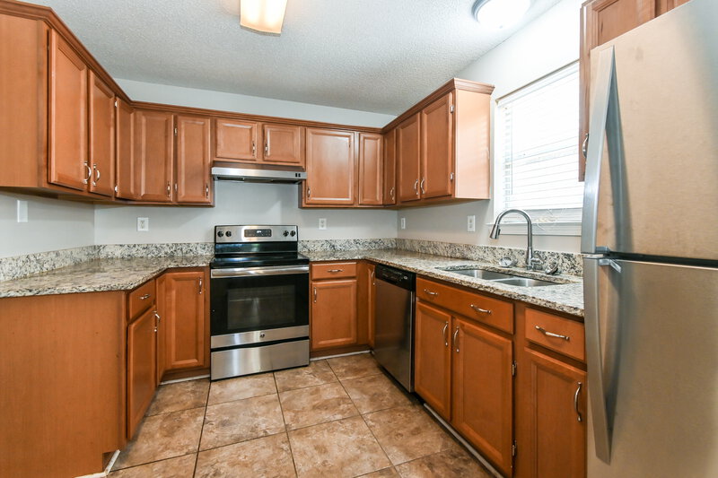 1,755/Mo, 7173 Charlton Way Cordova, TN 38018 Kitchen View