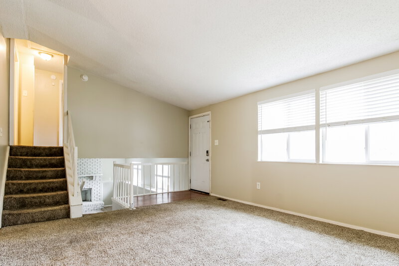 1,410/Mo, 4440 Indian Trail Dr Memphis, TN 38141 Living Room View