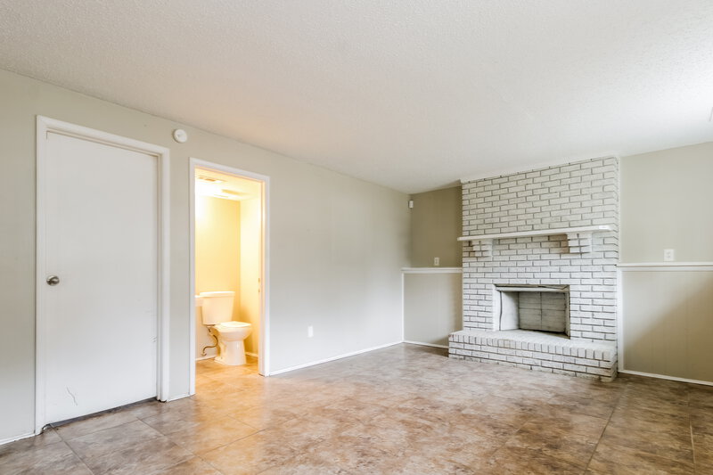 1,410/Mo, 4440 Indian Trail Dr Memphis, TN 38141 Main Bedroom View