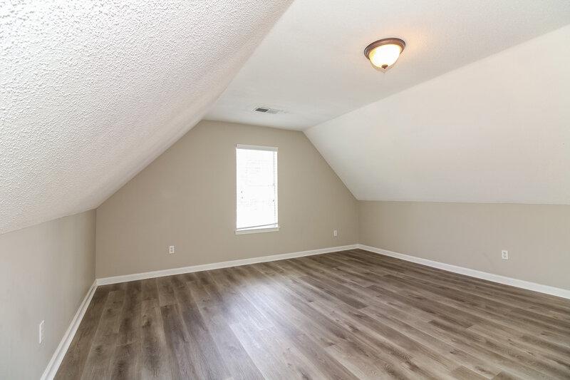 1,750/Mo, 7166 Charlton Way Cordova, TN 38018 Bonus Room View