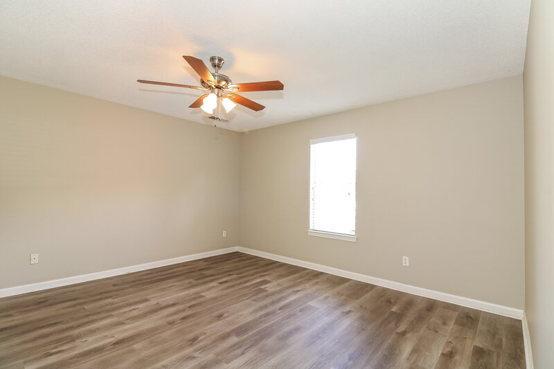 1,750/Mo, 7166 Charlton Way Cordova, TN 38018 Main Bedroom View