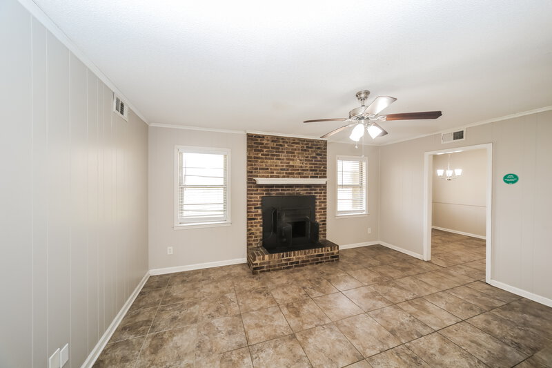 1,440/Mo, 5200 Scrivener Dr Memphis, TN 38134 Living Room View